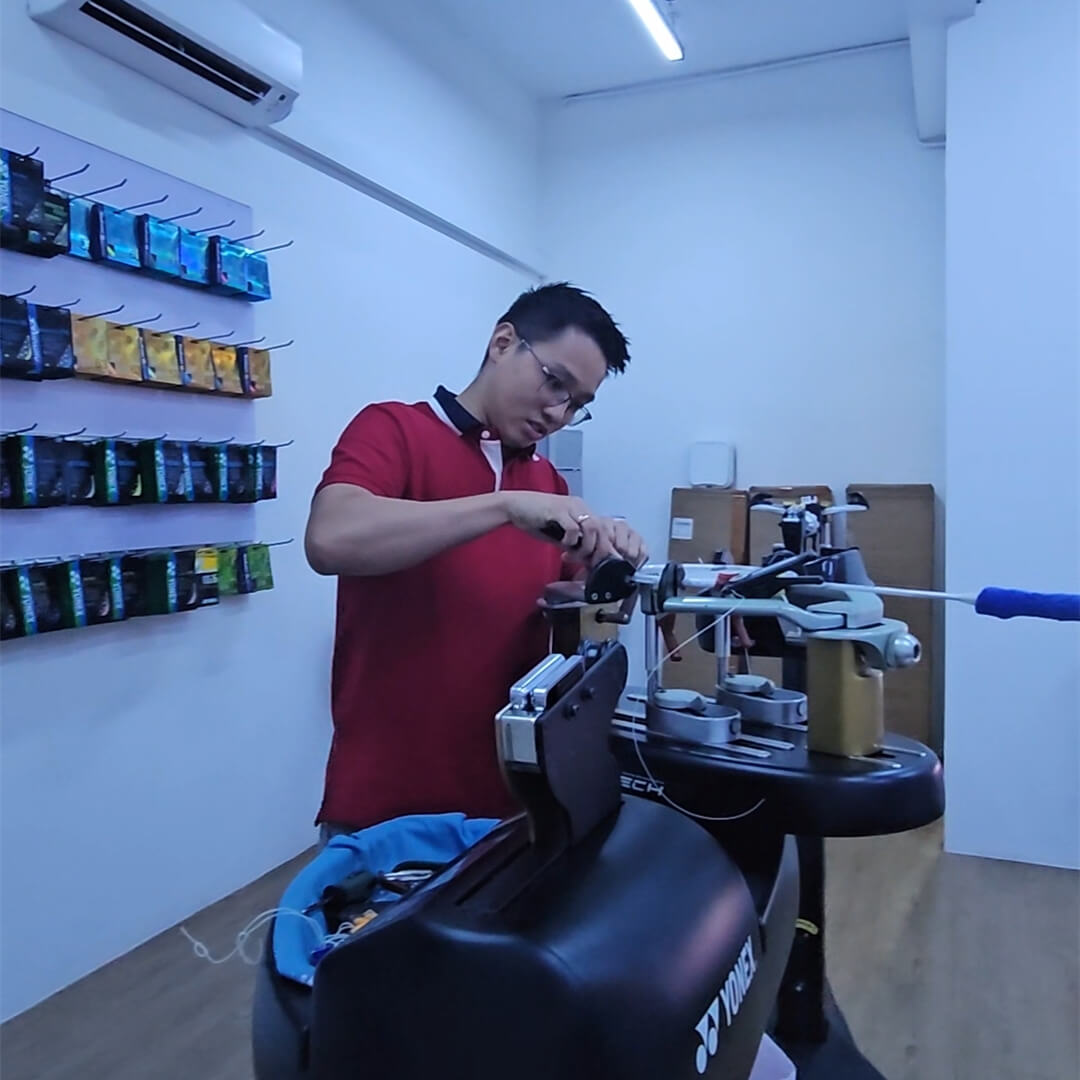 Jimmy Johanes Tjandra learning stringing techniques in BSW stringing workshop Jimmy Johanes Tjandra learning stringing techniques in BSW stringing workshop