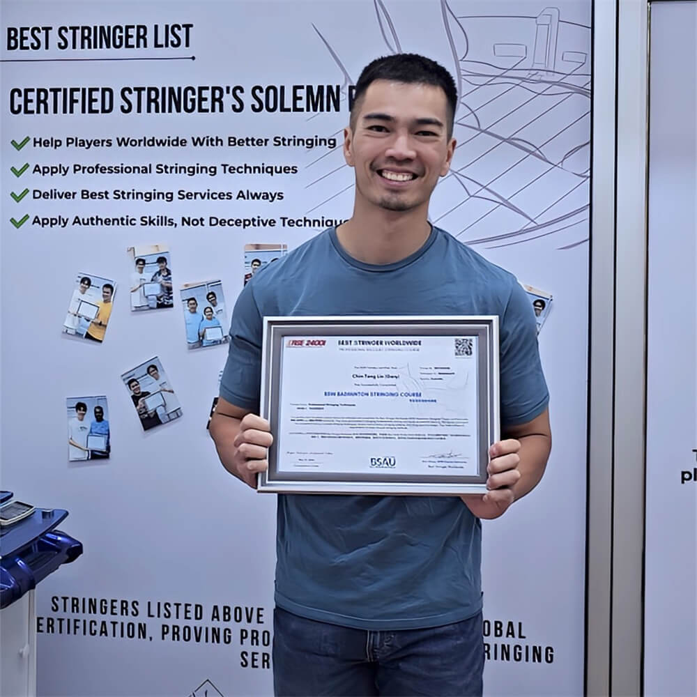 Chin-Teng Lin (Gary) receiving BSW badminton stringing course certification photo BSAU