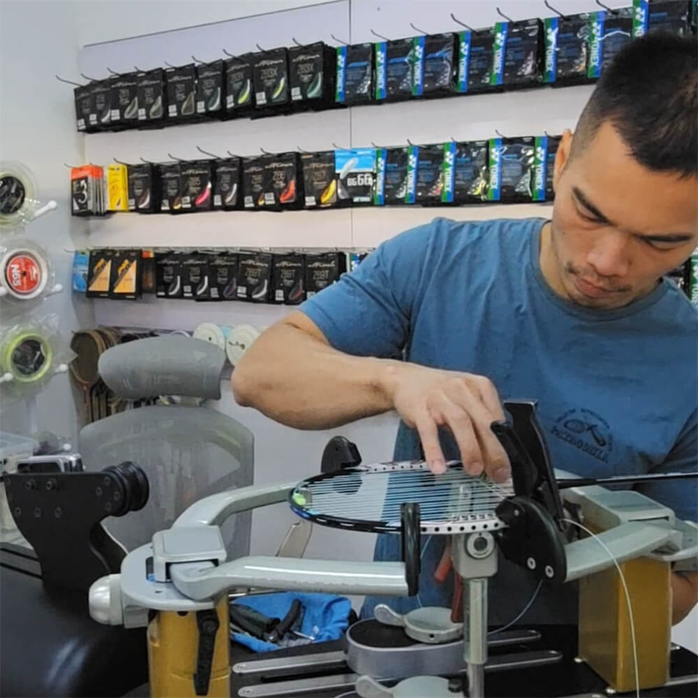 Chin-Teng Lin (Gary) studying badminton stringing theory at BSW class