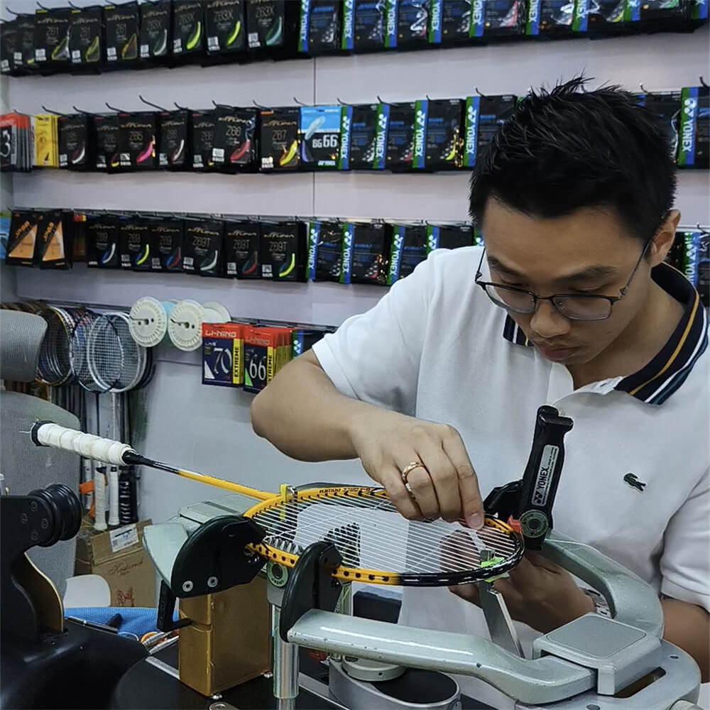 Jimmy Johanes Tjandra working with different racquet types at BSW course