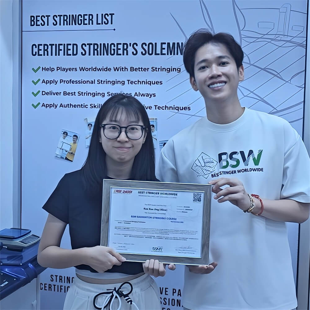Kee Xue Jing receiving BSW Badminton stringing course certification photo BSMY