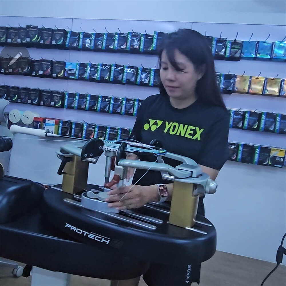 Lim Mei Wern working with different racquet types at BSW course