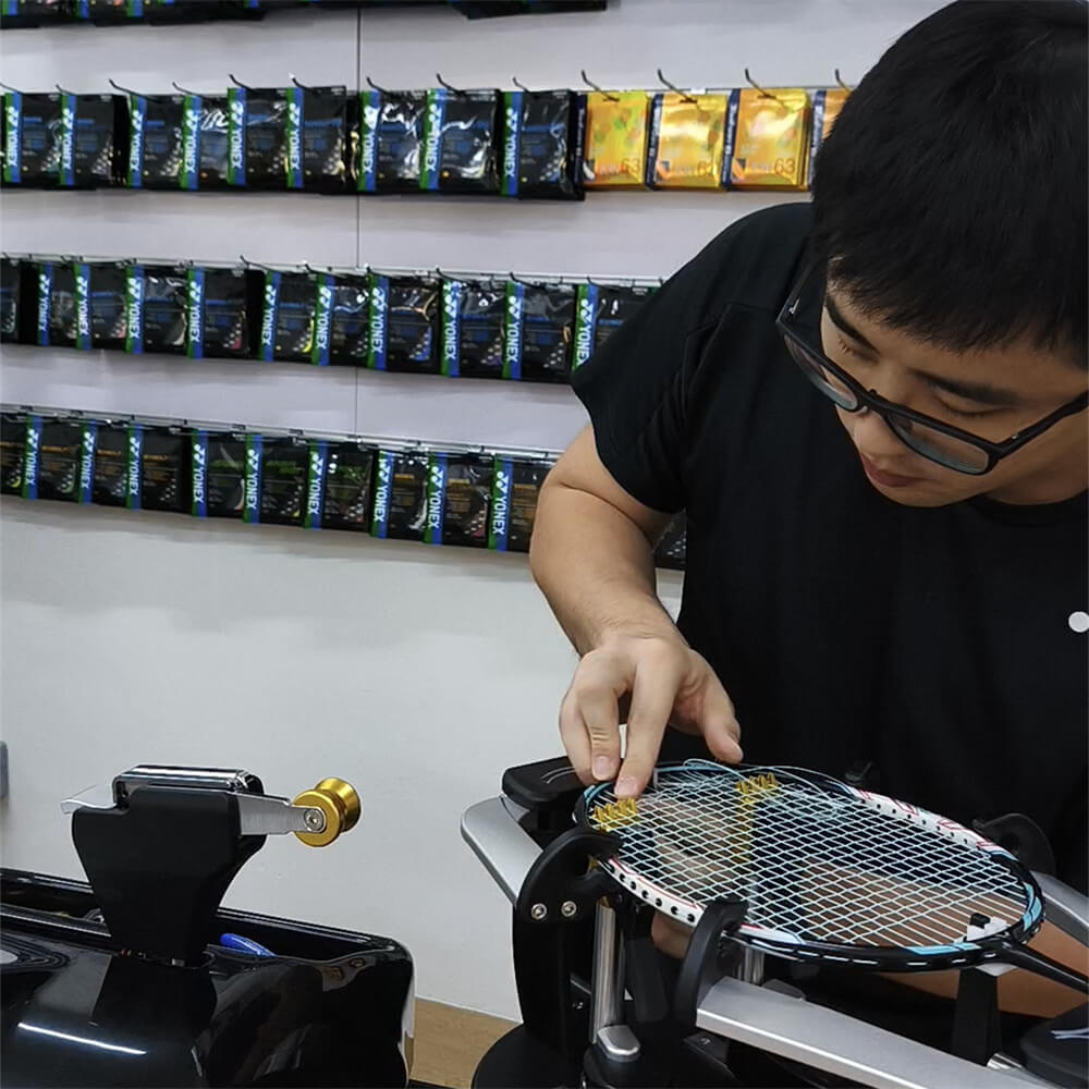 Wincent Chuah using Professional Stringing Method during BSW professional stringer workshop