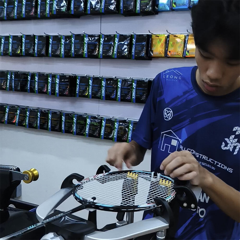 Yoon Jun Hin professional badminton stringing techniques at BSW course in Malaysia Yoon Jun Hin professional badminton stringing techniques at BSW course in Malaysia