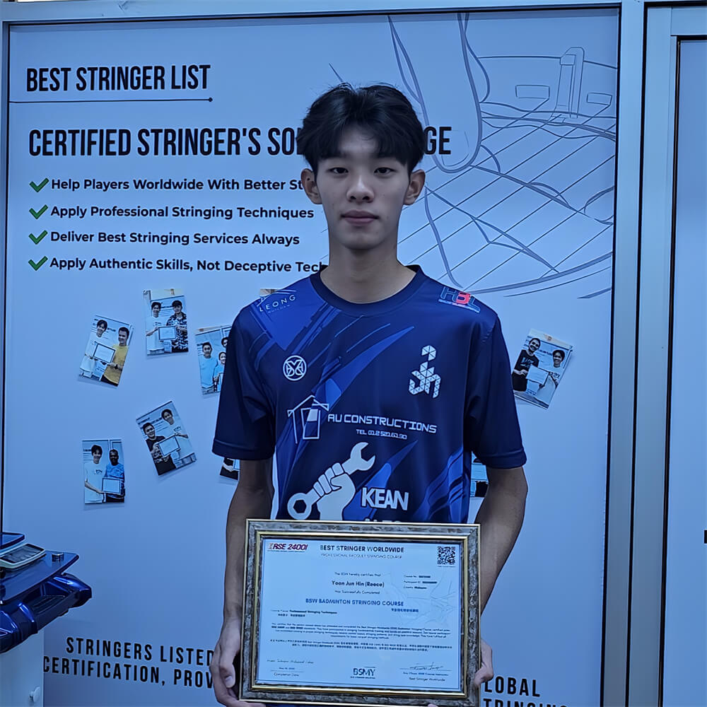 Yoon Jun Hin tying knots for racquet stringing at BSW badminton stringing course Certification Yoon Jun Hin tying knots for racquet stringing at BSW badminton stringing course Certification